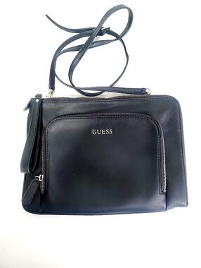 GUESS Black Crossbody Bag - Sleek Everyday Shoulder Purse